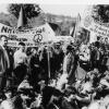 Saarländische NaturFreunde bei der Menschenkette von Stuttgart nach Neu-Ulm gegen die Nachrüstung in den NATO-Mitgliedsstaaten (1984). Saarländische NaturFreunde bei der Menschenkette von Stuttgart nach Neu-Ulm gegen die Nachrüstung in den NATO-Mitgliedsstaaten (1984).